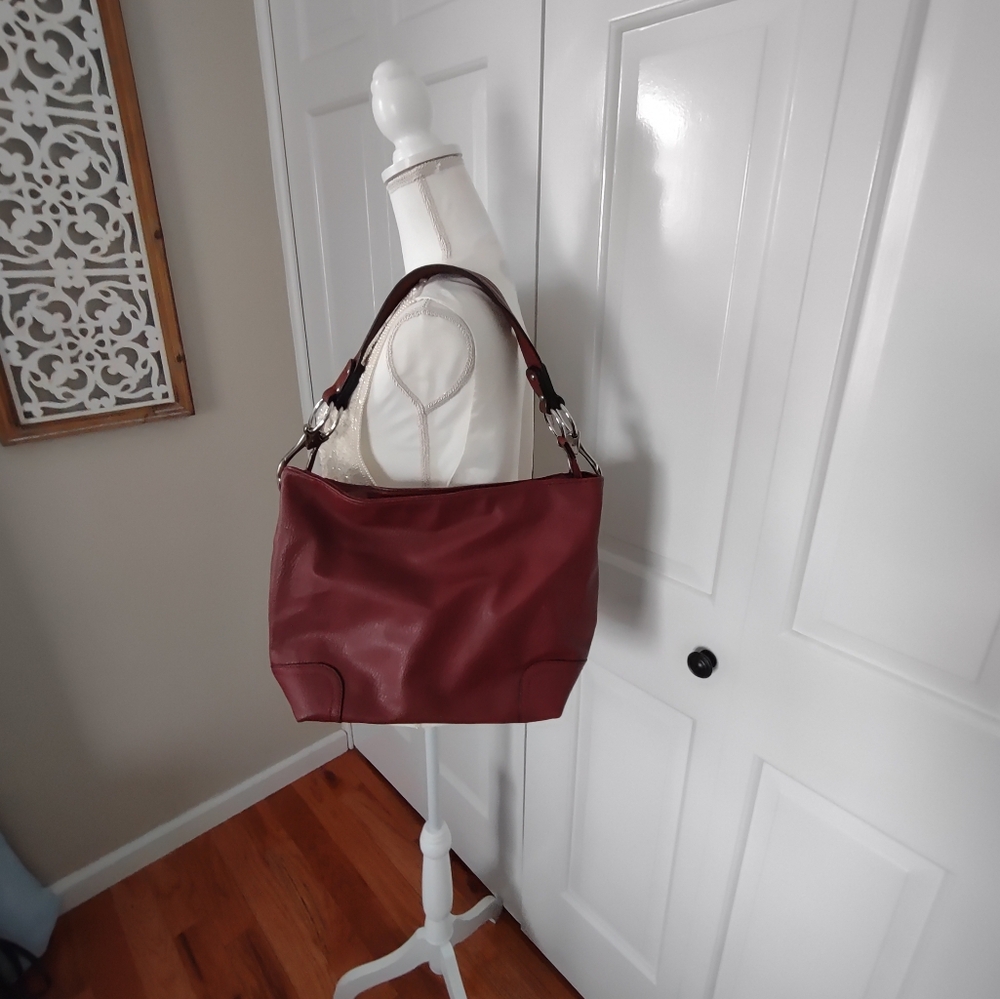 Elegant Burgundy Leather Shoulder Bag
